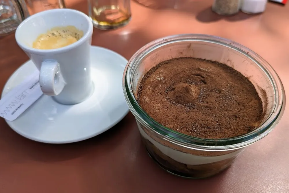 Tiramisu Café